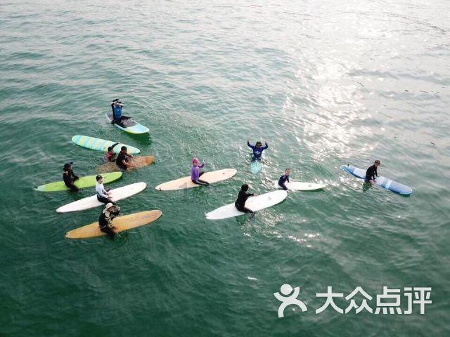 电线杆竖在路中间？韩塘村：近期要挪！